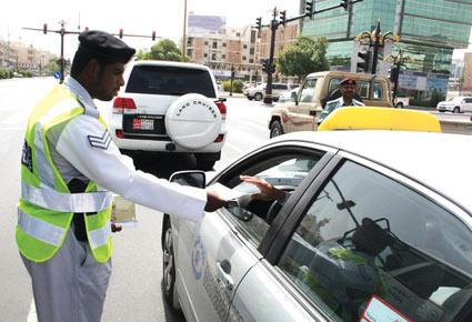 إبعاد 213 وافداً ارتكبوا مخالفات مرورية جسيمة